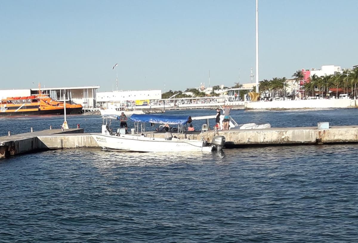 “Flamazo” en barco deja a dos heridos en Cozumel