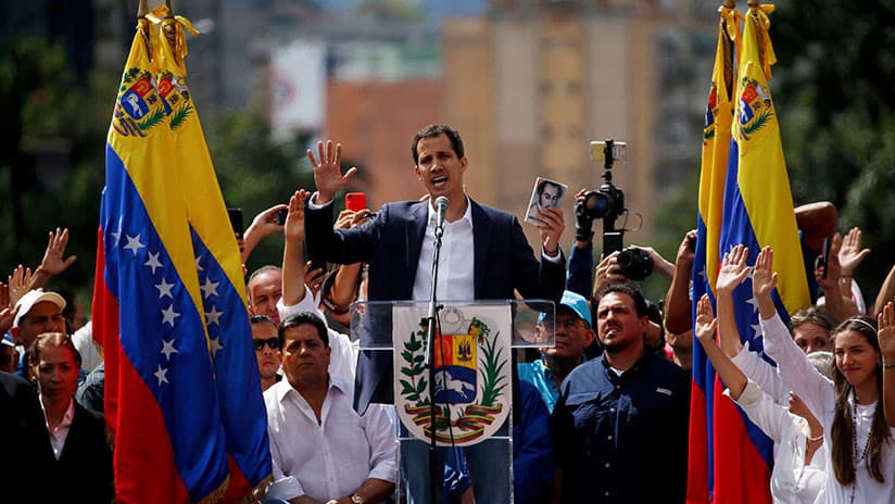 Juan Guaidó se proclama presidente interino de Venezuela