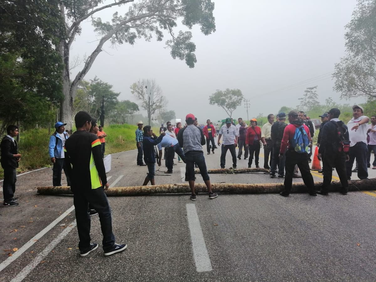Bloquean ejidatarios carretera Chetumal-Escárcega