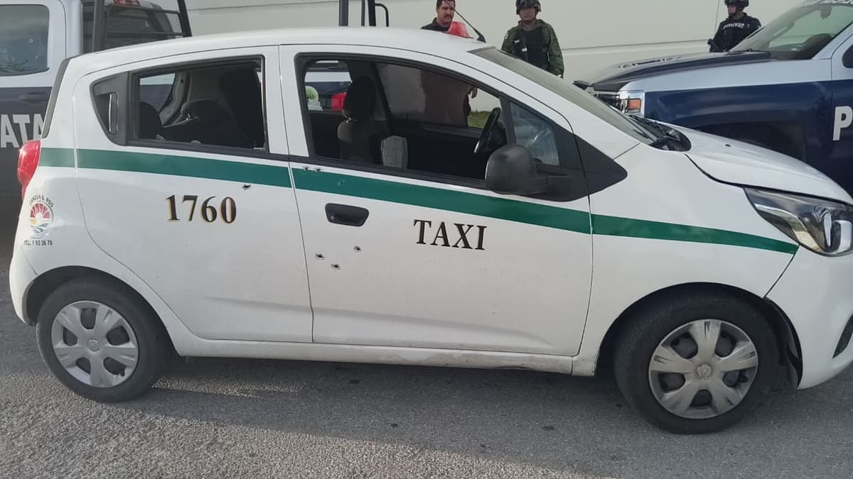 Atacan y matan a sujeto en un taxi en Benito Juárez