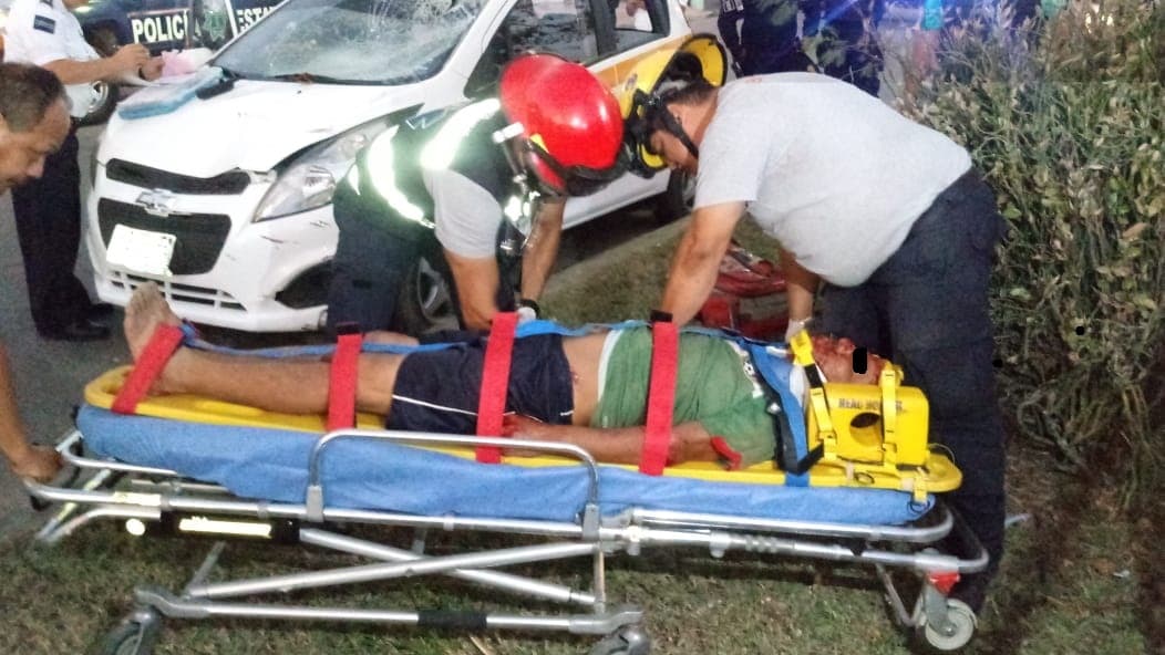 Atropella taxista a ciclista en Chetumal