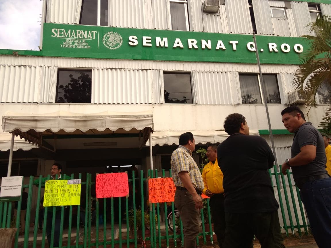 Paro nacional en Semarnat; exigen liberación de plazas