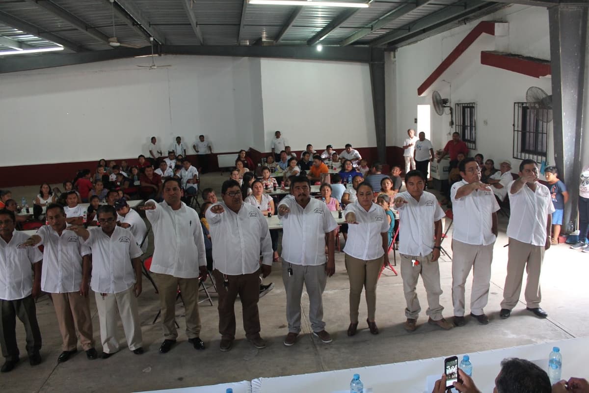 Rinde protesta Julio Mariano Canul, líder de taxistas en Kantunilkín