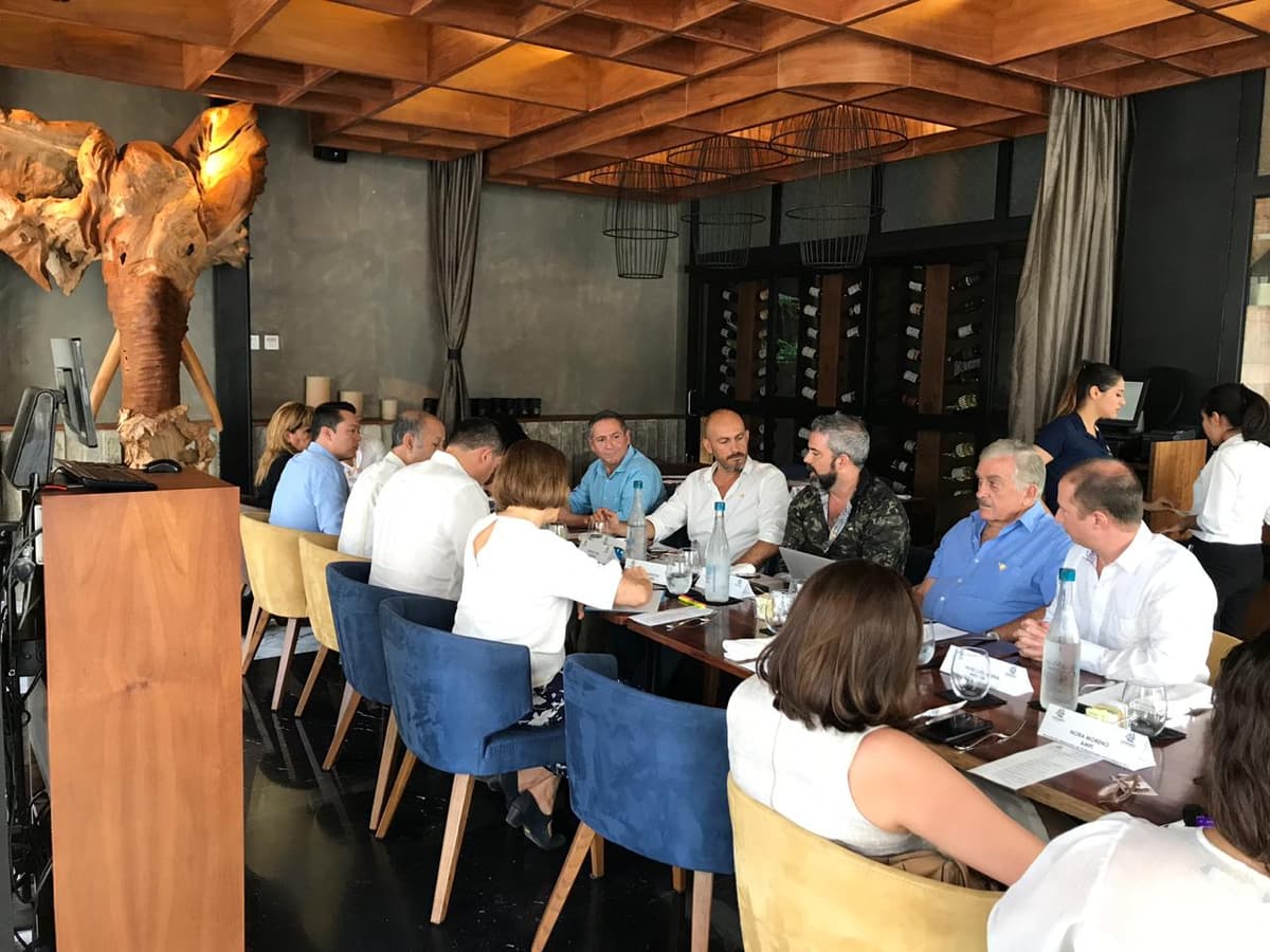 Empresarios forman frente común ante sargazo e inseguridad