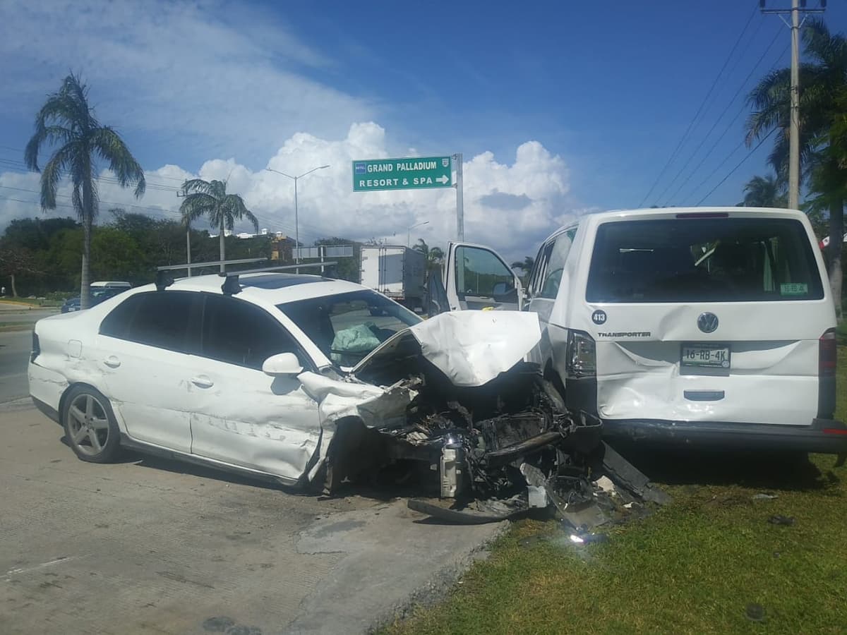 Carambola en la carretera Cancún-Playa del Carmen