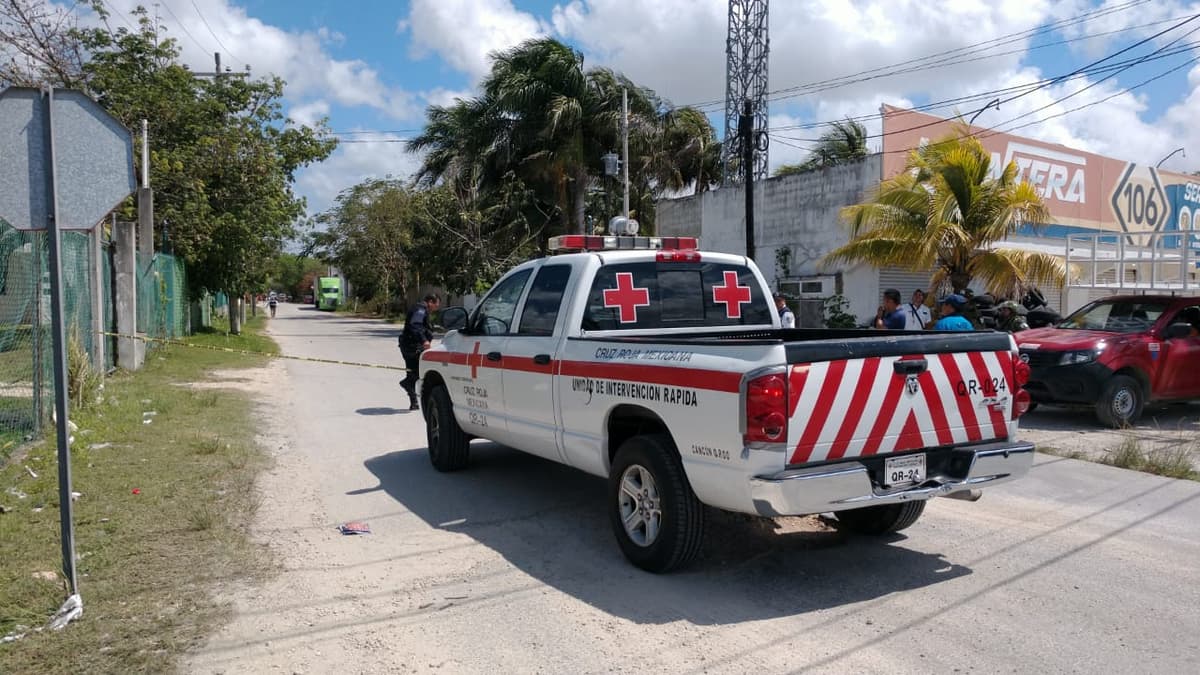 Se incendia una bodega de neumáticos en la Portillo