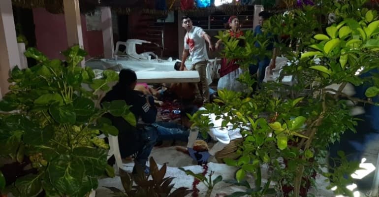 “Al bebé lo siguieron rematando”, dice testigo de masacre en Minatitlán