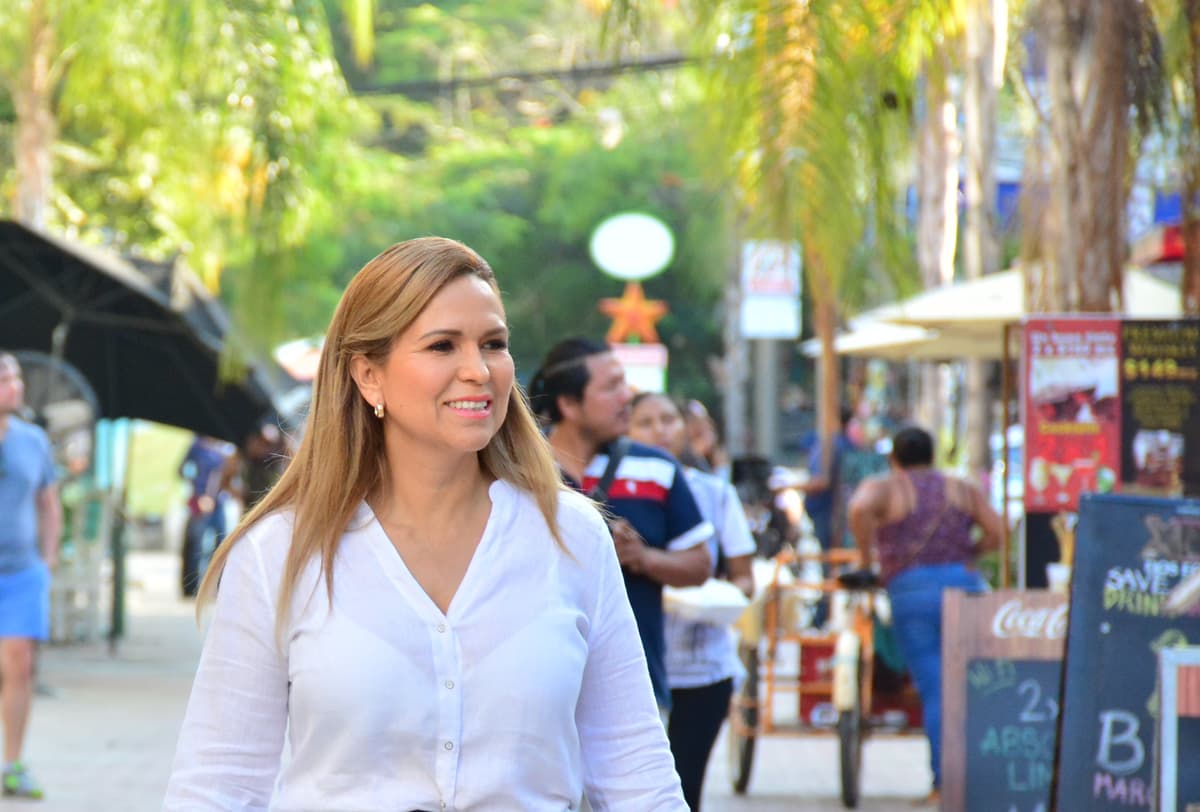 Lili Campos se posiciona en el Distrito Diez