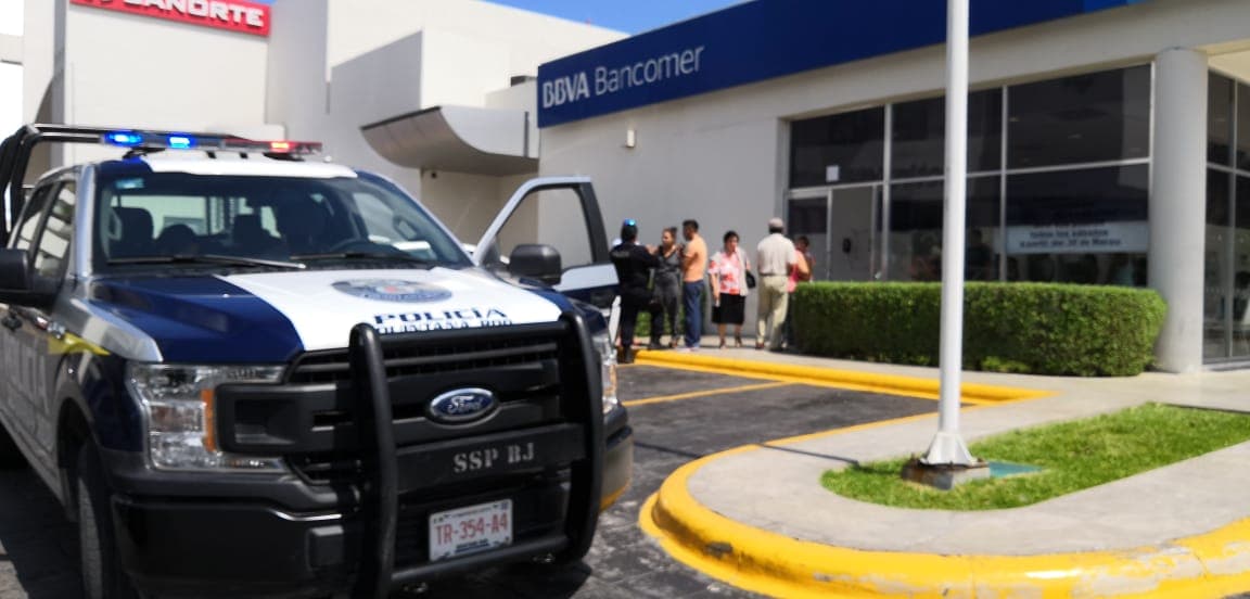 Asaltan a cuentahabiente en Plaza Hollywood