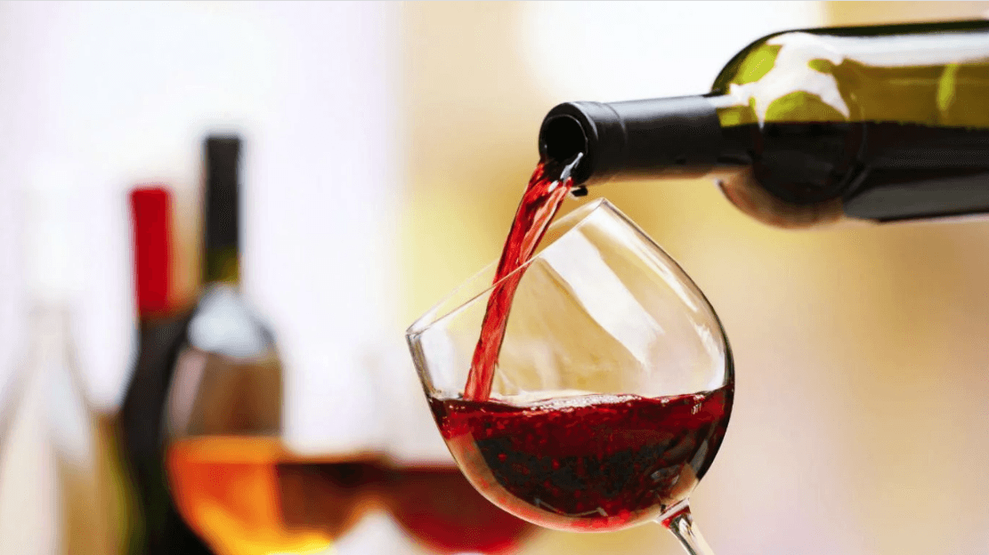 Una copa de vino equivale a una hora de gym: estudio