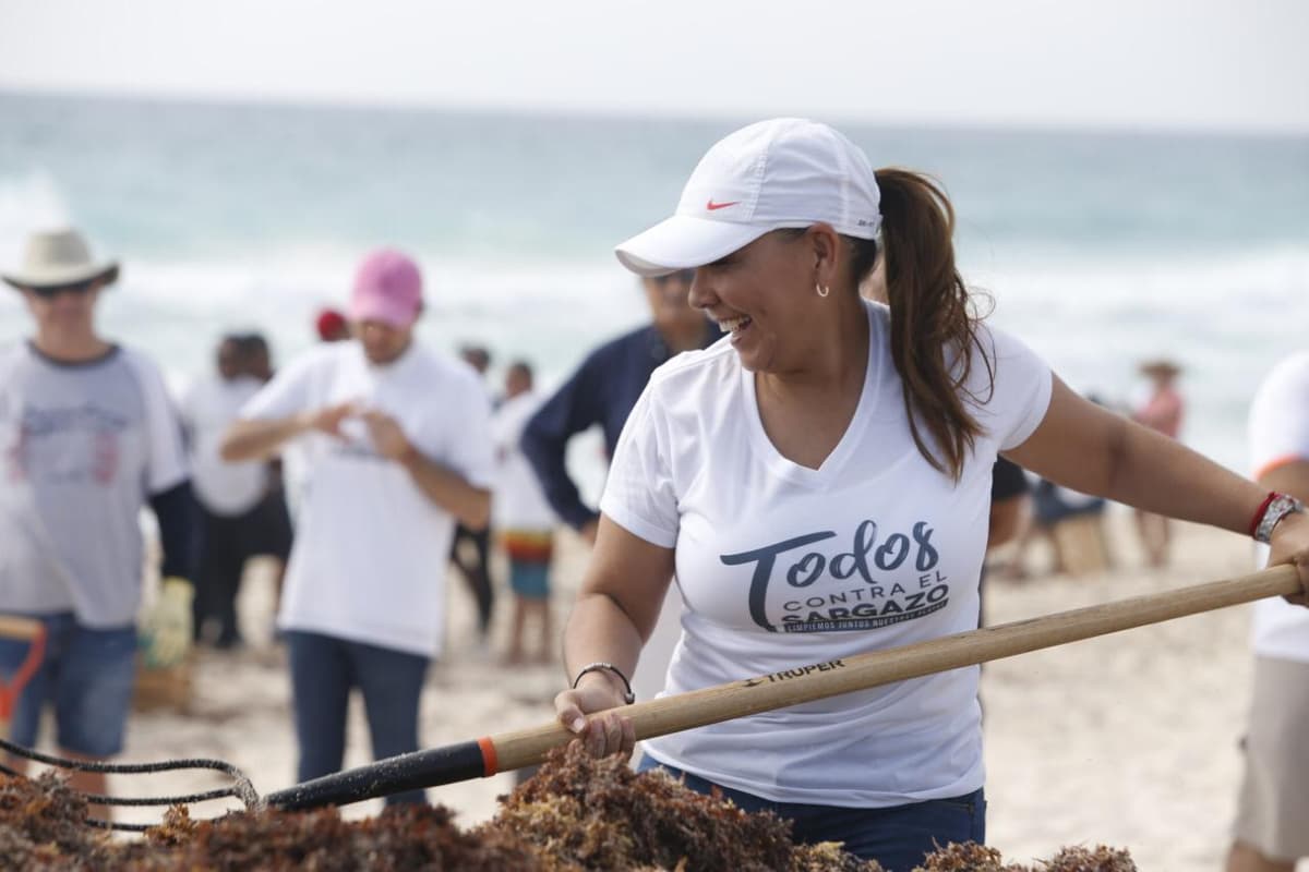 Revela Mara que hay un empresario interesado en el sargazo