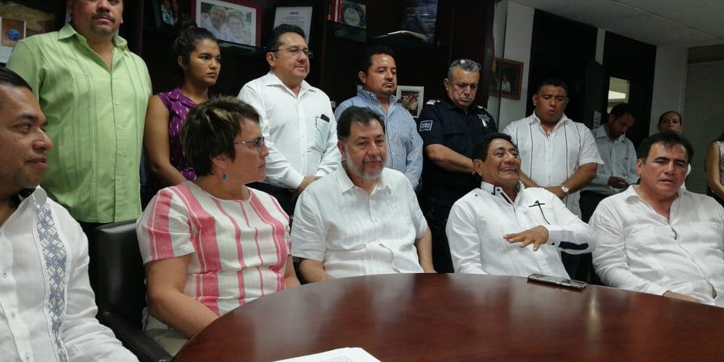 Exhorta Fernández Noroña al gobernador al diálogo