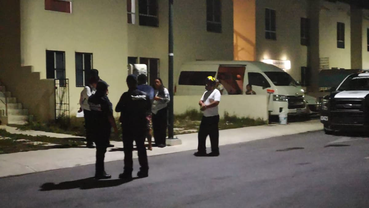 Pistoleros atacan casa de Villas del Sol y huyen en mototaxi; uno muere