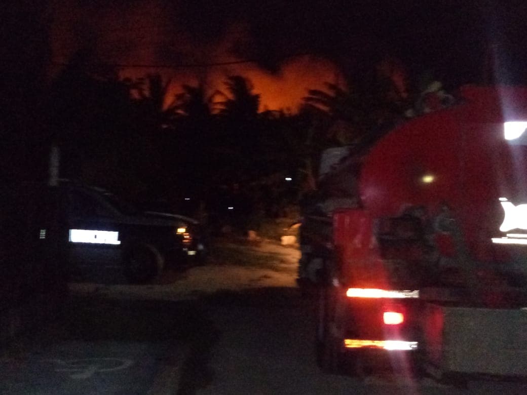Incendio en Chetumal moviliza a Bomberos y Marina