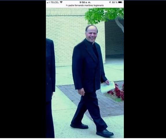 Mujer denuncia que párroco de Cancún la violó a los 8 años