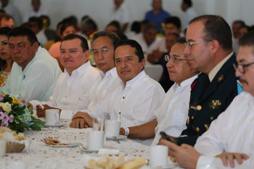 Pide gobernador concentrarse en combate a sargazo