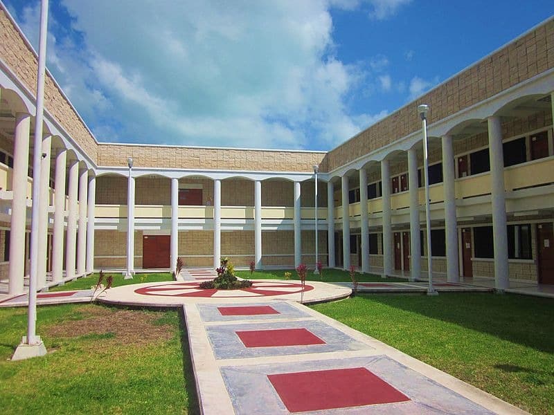 Publican convocatoria para nombra al nuevo rector de la Uqroo