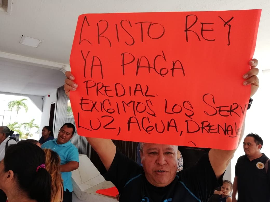 Protestan vecinos de Cristo Rey; CFE  los dejó sin servicio desde hace una semana