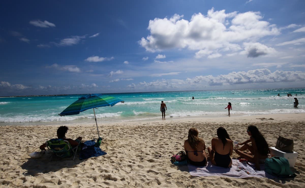 México registra su mayor alza en divisas turísticas desde 2014