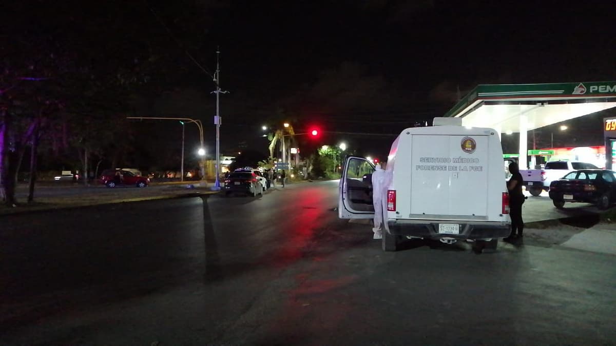 Hieren a balazos a policía estatal en Cancún; hay otros dos heridos