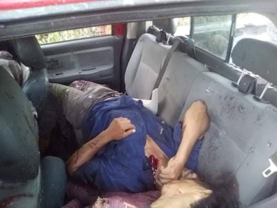 Balean camioneta en Limones; dejan 8 muertos y dos heridos