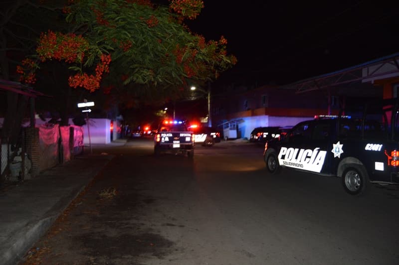 Sacan a hombre de su casa y lo asesinan, en Playa del Carmen