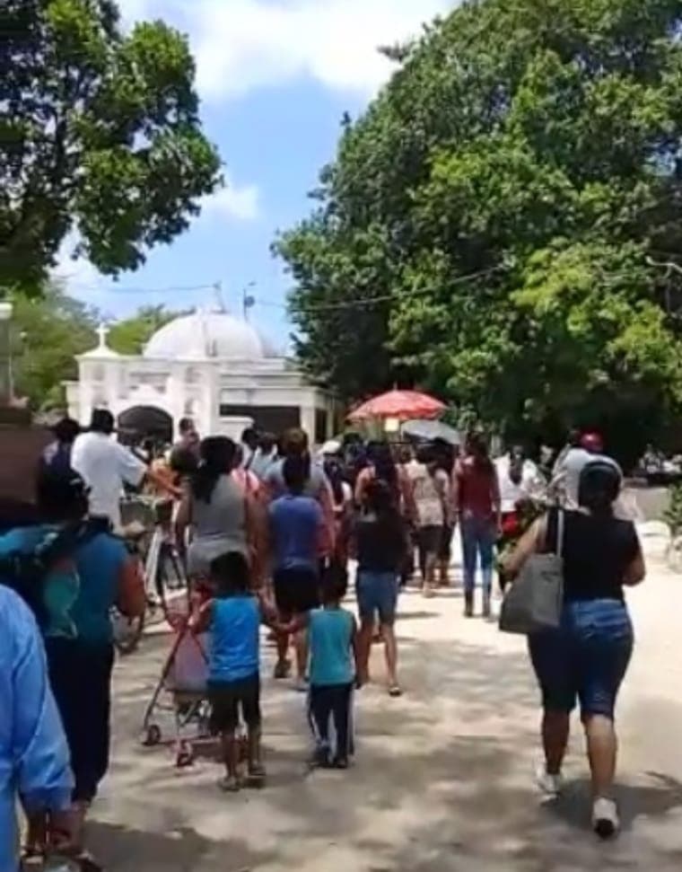 Despiden a dos niñas asfixiadas en incendio en palapa de Playa