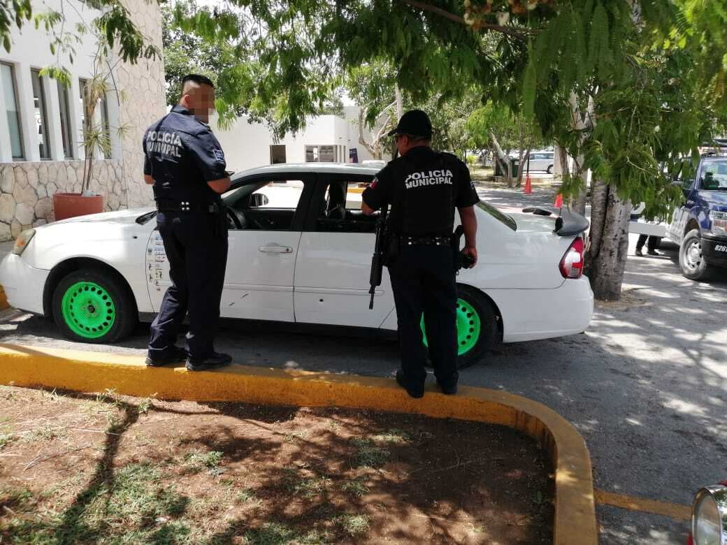 Balean a automovilista en Playa del Carmen