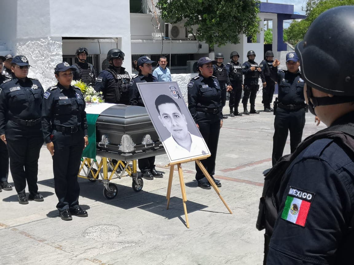 Dan último adiós a policía ejecutado, escolta de Capella