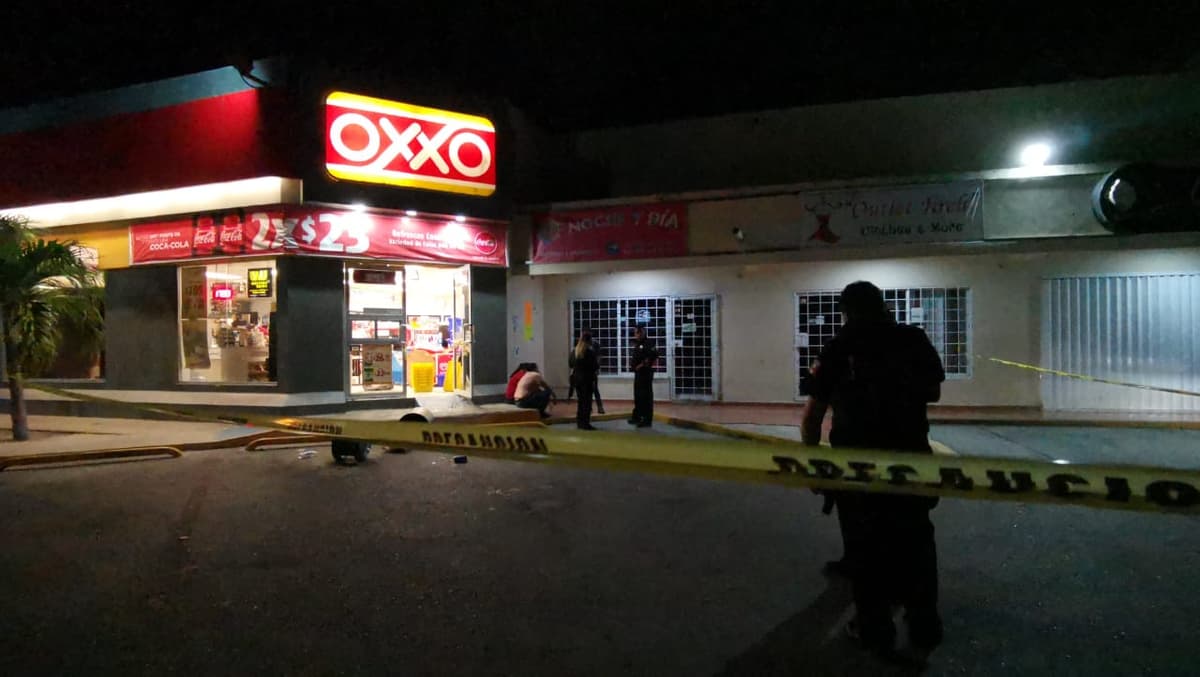 Con soplete se roban 100 mil pesos de un Oxxo en Playa
