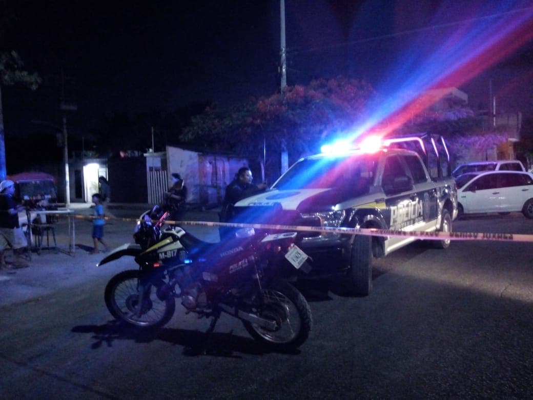 Sicarios atacan a taquero, bala perdida impacta a niña en la cabeza