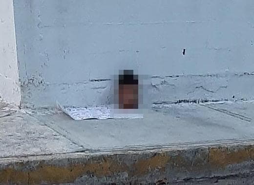 Dejan cabeza humana cerca de la cárcel de Cancún