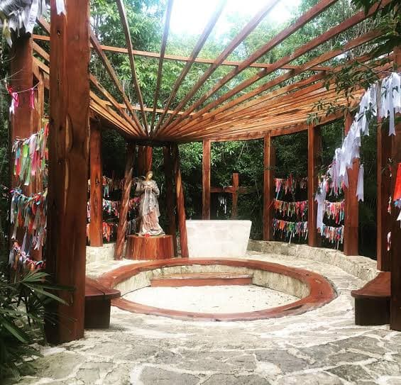 Respira paz en medio de la selva visitando el Santuario de María Desatadora de Nudos, en Cancún
