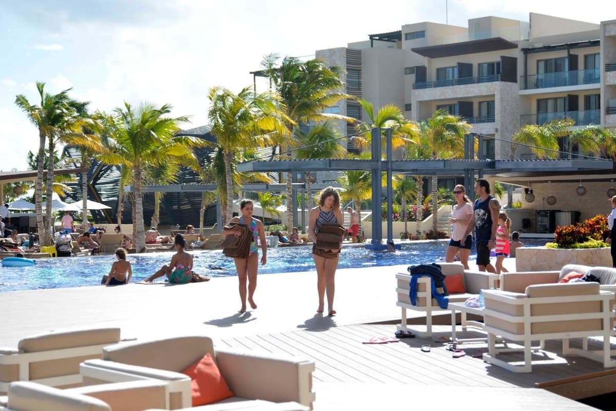 Thomas Cook dejó deudas con hoteles de Cancún