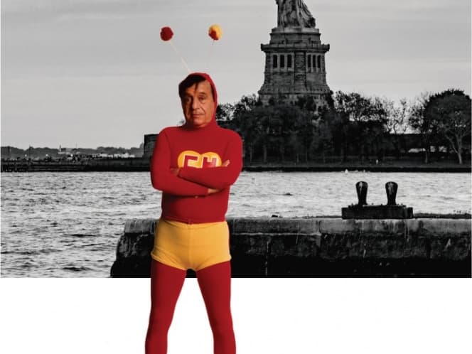 Presentan en Nueva York "Astucia"; la línea de ropa inspirada en el "Chapulín Colorado"