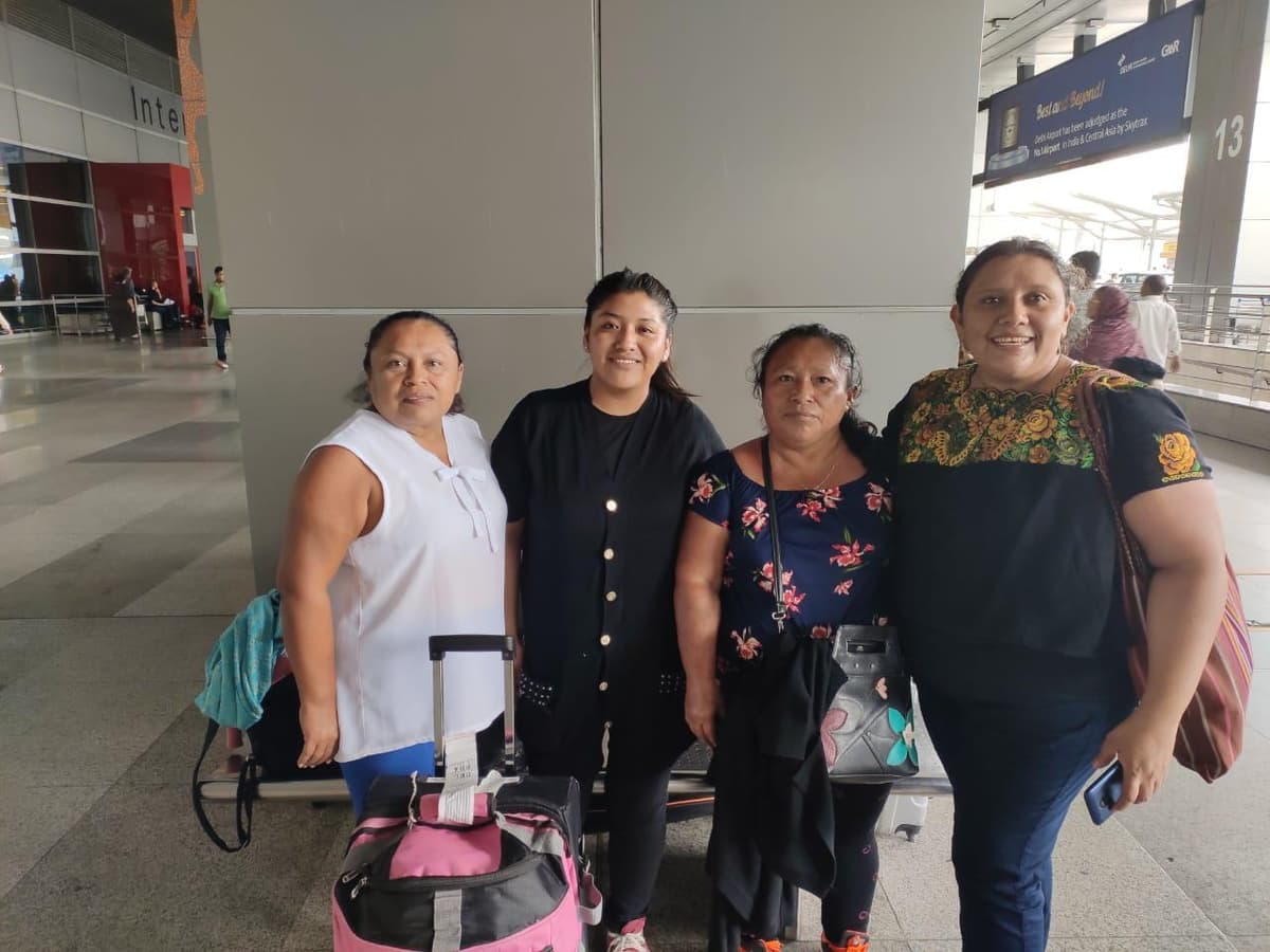 Mujeres mayas viajan a la India para aprender más de tecnologías solares