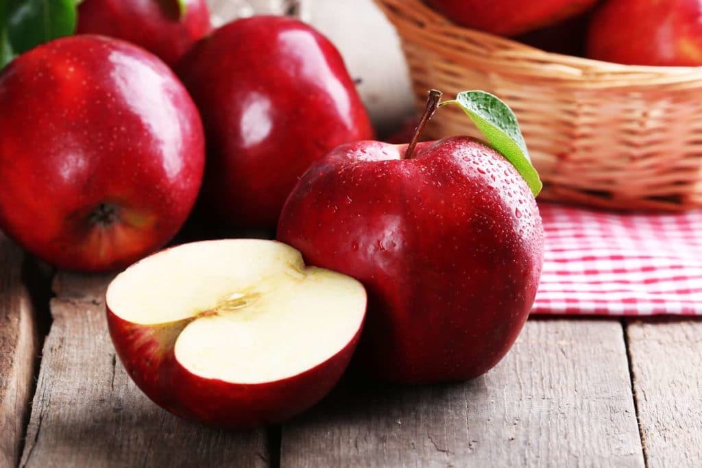 ¡Niño inunda su casa al cortar una manzana!
