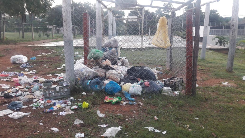 Cancha de futbol en la zona maya es un "cochinero"