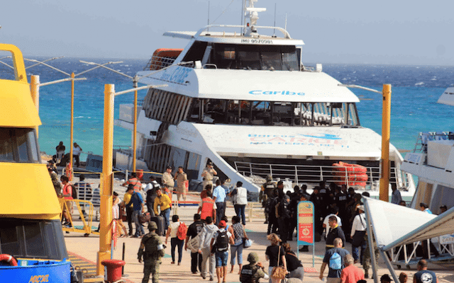 "Secuestrará" Xcaret a turistas para llevarlos directo a parques con sus propios ferries