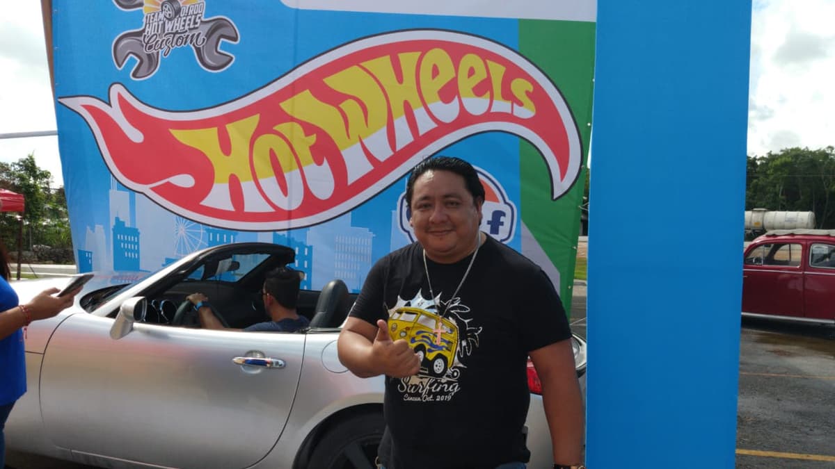 Realizan feria de coleccionistas de autos a escala en Cancún