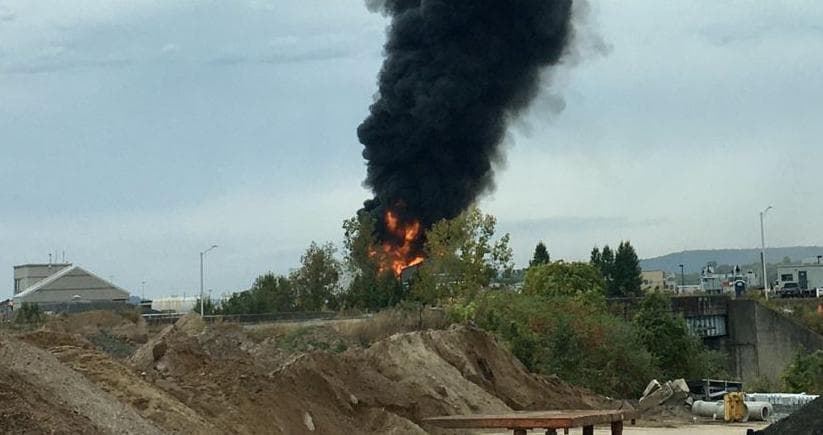 Choque de avión de II Guerra Mundial deja al menos 5 muertos