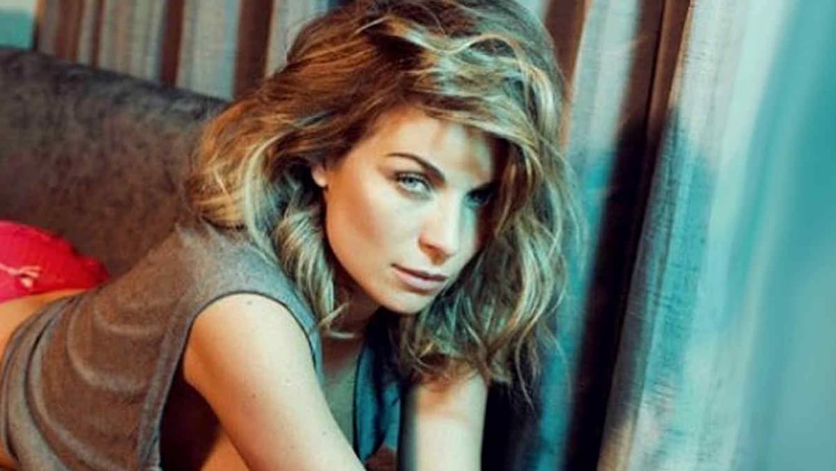 Ludwika Paleta posa en diminuto bikini en Bacalar