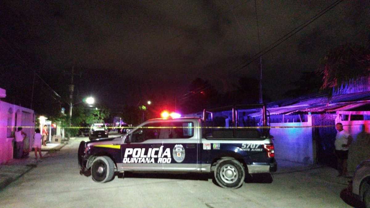 Disparan contra camioneta de lujo en Cancún