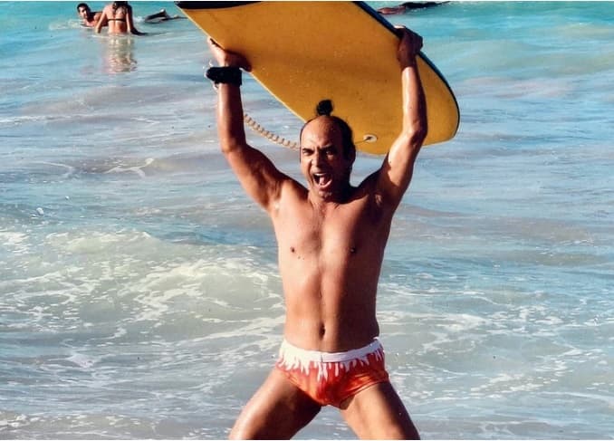 “Rey del Yoga”, acusado de violación y perseguido en EU "hizo escala" en Cancún