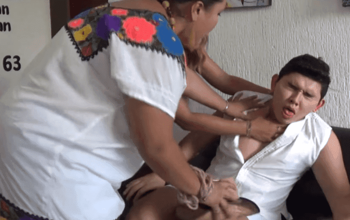 Youtuber yucateco come dos habanero en vivo y termina hospitalizado