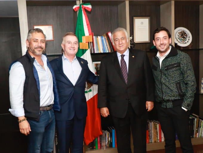 Presenta Ultramar sistema de acuataxis a Torruco