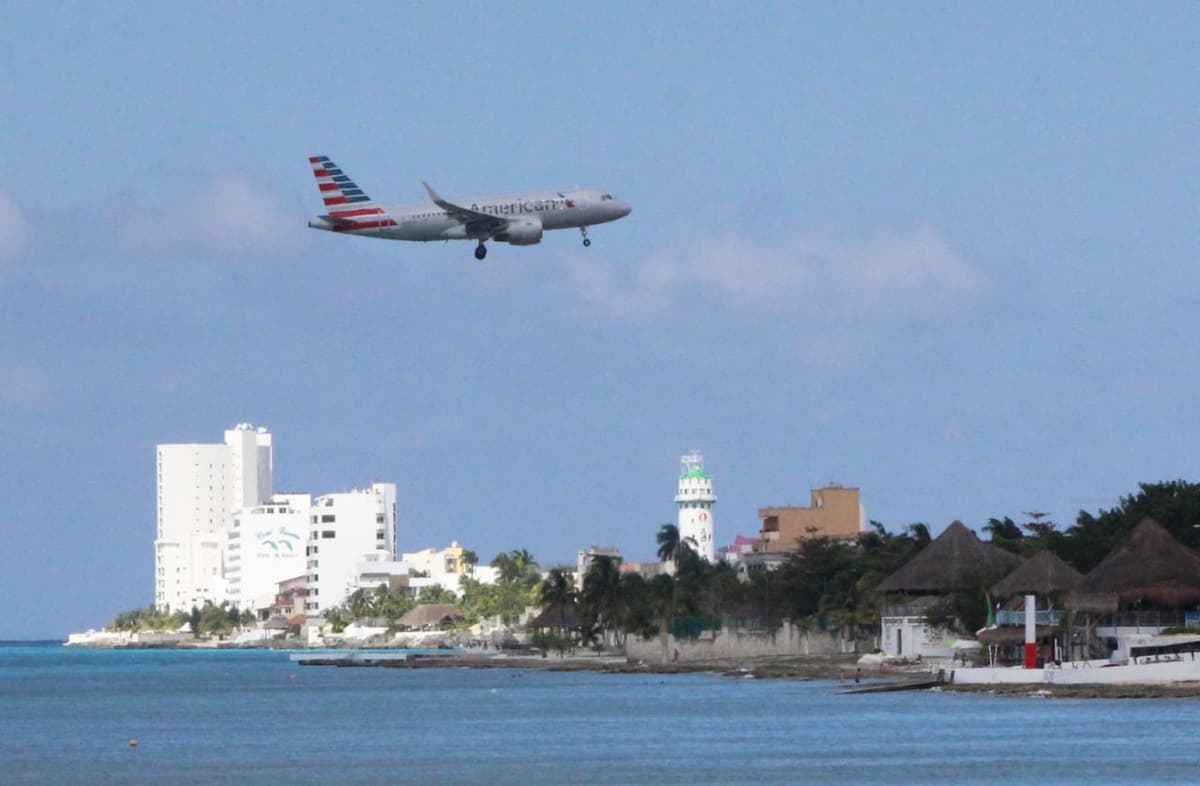 Crece flujo de pasajeros en Cancún, pero cae en Cozumel