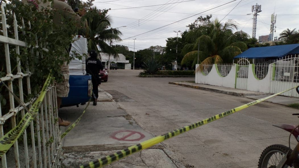 Hallan un cadáver ensabanado en la SM 24 de Cancún