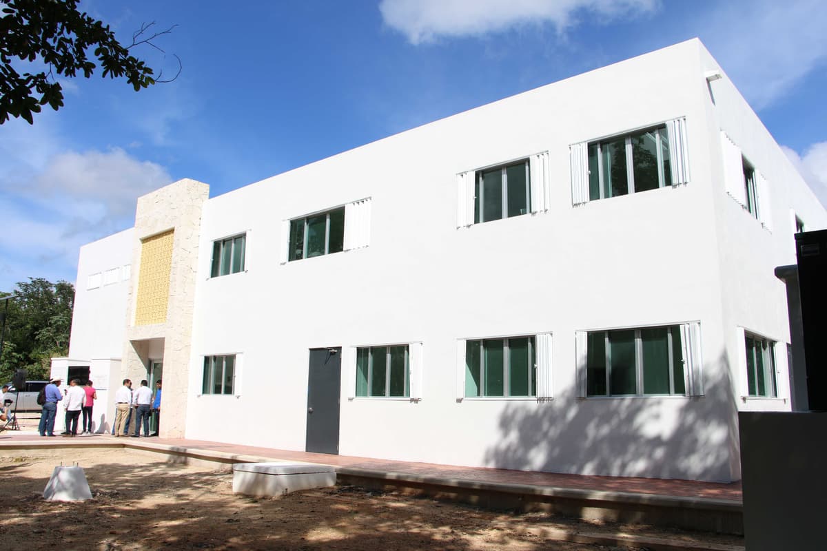 Entrega Carlos Joaquín en J. M. Morelos centro para desarrollo apícola