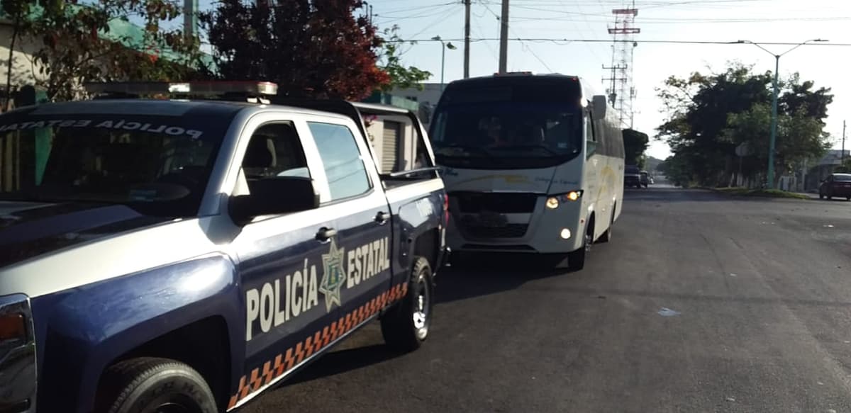 Autobús lleno de turistas choca en Chetumal